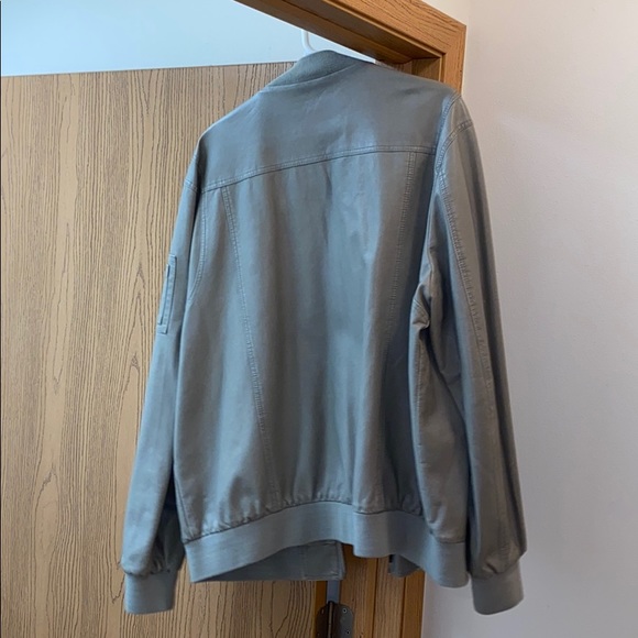 Leather jacket - Picture 2 of 3